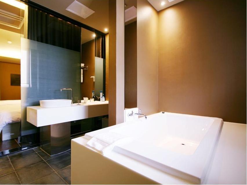 Hotel Oscar Suite Gunsan Extérieur photo