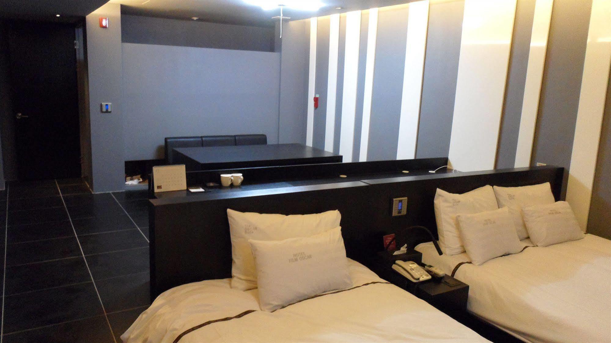 Hotel Oscar Suite Gunsan Extérieur photo